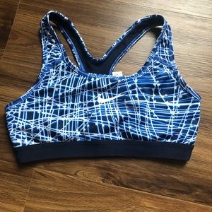Nike cross back sports bra